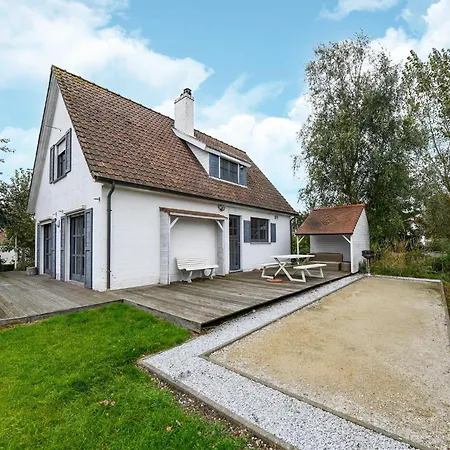 Near Sandy Beach, Cleaning Included Villa *