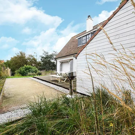 Villa Near Sandy Beach, Cleaning Included *